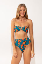 Laden Sie das Bild in den Galerie-Viewer, Model Front: Rio De Sol Oberteil Top Luma Mavi