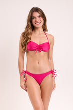 Laden Sie das Bild in den Galerie-Viewer, Model Front: Rio De Sol Set Set Shimmer-Olinda Corine Angel