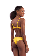 Laden Sie das Bild in den Galerie-Viewer, Model Back: Rio De Sol Unterteil Bottom Malibu-Yellow Ciao