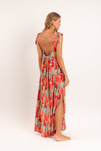 Laden Sie das Bild in den Galerie-Viewer, Model Back: Rio De Sol Strandkleid Sea-Bloom Long Dress Chiara