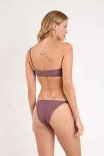 Laden Sie das Bild in den Galerie-Viewer, Model Back: Rio De Sol Set Set Malibu-Ebano Grazy Bia
