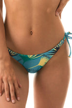 Laden Sie das Bild in den Galerie-Viewer, Gallery: Rio De Sol Unterteil Bottom Flower Geometric Transp Comfort