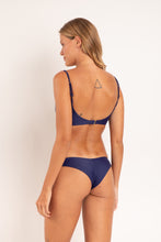 Laden Sie das Bild in den Galerie-Viewer, Model Back: Rio De Sol Set Set Touch-Marinho Paola Nice