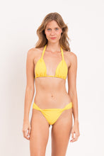 Laden Sie das Bild in den Galerie-Viewer, Model Front: Rio De Sol Set Set Amarelo Mel