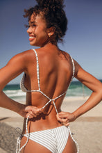 Laden Sie das Bild in den Galerie-Viewer, Image 11: Rio De Sol Set Set Linea-White Lia Cheeky-Tie