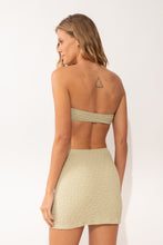 Laden Sie das Bild in den Galerie-Viewer, Model Back: Rio De Sol Mini Dress Brisa-Pistache Lulu Dress