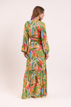 Laden Sie das Bild in den Galerie-Viewer, Model Back: Rio De Sol Strandkleid Tropical Long Dress Verona