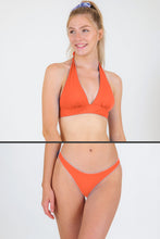Laden Sie das Bild in den Galerie-Viewer, Model Front: Rio De Sol Set Set Light-Peach Halter-Cos Essential-Comfy