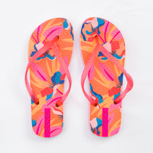 Laden Sie das Bild in den Galerie-Viewer, Product Front: Rio De Sol Flip-Flop Orange Bloom Slim