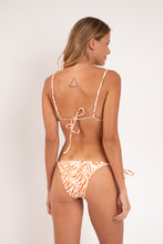 Laden Sie das Bild in den Galerie-Viewer, Model Back: Rio De Sol Unterteil Bottom Sahari Lacinho