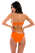 Laden Sie das Bild in den Galerie-Viewer, Model Back: Rio De Sol Badeanzug Tangerina Body-Rio