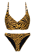 Laden Sie das Bild in den Galerie-Viewer, Product Front: Rio De Sol Set Set Wild-Orange Tri-Tank Comfy