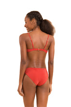 Laden Sie das Bild in den Galerie-Viewer, Model Back: Rio De Sol Set Set Malibu-Chili Balconet Essential-Comfy