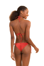 Laden Sie das Bild in den Galerie-Viewer, Model Back: Rio De Sol Set Set Malibu-Chili Tri-Inv Cheeky-Tie