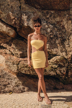Laden Sie das Bild in den Galerie-Viewer, Image 05: Rio De Sol Mini Dress Drift-Butterglow Lulu Dress