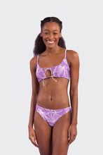Laden Sie das Bild in den Galerie-Viewer, Model Front: Rio De Sol Set Set Trail-Purple Tank-Tie Essential-Comfy