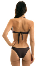 Laden Sie das Bild in den Galerie-Viewer, Model Back: Rio De Sol Oberteil Top Meteorite Bandeau