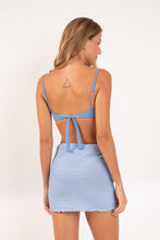 Laden Sie das Bild in den Galerie-Viewer, Model Back: Rio De Sol Strandrock Drift-Cianita Lila Skirt