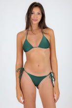 Laden Sie das Bild in den Galerie-Viewer, Model Front: Rio De Sol Set Set Palace Tri-Rope Cheeky-Rope