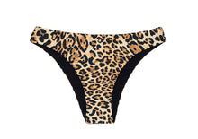 Laden Sie das Bild in den Galerie-Viewer, Product Front: Rio De Sol Unterteil Bottom Leopardo Black Babado