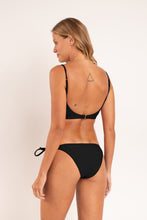 Laden Sie das Bild in den Galerie-Viewer, Model Back: Rio De Sol Unterteil Bottom Touch-Black Ibiza-Comfy