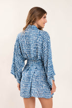 Laden Sie das Bild in den Galerie-Viewer, Model Back: Rio De Sol Kaftans/Cover-Ups Chuva Kimono