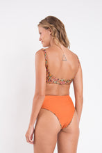Laden Sie das Bild in den Galerie-Viewer, Image 11: Rio De Sol Set Set Bouquet Bliss Hotpants