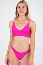 Laden Sie das Bild in den Galerie-Viewer, Gallery: Rio De Sol Set Set Cotele-Amaranto Tri-Tank Essential-Comfy