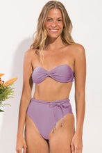 Laden Sie das Bild in den Galerie-Viewer, Gallery: Rio De Sol Set Set Shimmer-Harmonia Twist Belted-High-Waist