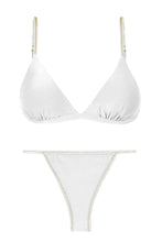 Laden Sie das Bild in den Galerie-Viewer, Product Front: Rio De Sol Set Set Shimmer-White Tri-Fixo California