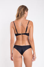 Laden Sie das Bild in den Galerie-Viewer, Model Back: Rio De Sol Set Set Touch-Black Bandeau-Crispy Nice
