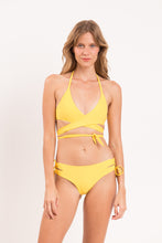 Laden Sie das Bild in den Galerie-Viewer, Model Front: Rio De Sol Oberteil Top Amarelo Kate