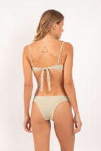 Laden Sie das Bild in den Galerie-Viewer, Model Back: Rio De Sol Oberteil Top Brisa-Pistache Juliette