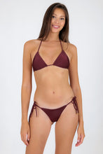 Laden Sie das Bild in den Galerie-Viewer, Model Front: Rio De Sol Unterteil Bottom Barolo Cheeky-Rope
