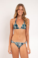 Laden Sie das Bild in den Galerie-Viewer, Model Front: Rio De Sol Unterteil Bottom Azule Mel
