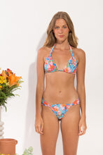 Laden Sie das Bild in den Galerie-Viewer, Model Front: Rio De Sol Oberteil Top Zinnia Mel
