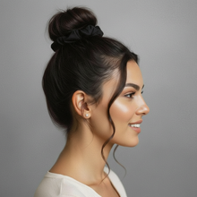 Laden Sie das Bild in den Galerie-Viewer, Image 03: Rio De Sol Haar-Accessoires Nero Scrunchie
