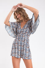 Laden Sie das Bild in den Galerie-Viewer, Image 06: Rio De Sol Mini Dress Ikat Mini Dress
