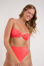 Laden Sie das Bild in den Galerie-Viewer, Image 06: Rio De Sol Set Set Malibu-Folia Bandeau-Iris Highwaist-Spin-Iris
