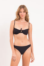 Laden Sie das Bild in den Galerie-Viewer, Model Front: Rio De Sol Unterteil Bottom Dots-Black Essential-Comfy
