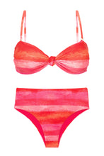 Laden Sie das Bild in den Galerie-Viewer, Product Front: Rio De Sol Set Set Cher Bandeau-Joy Hotpants
