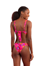 Laden Sie das Bild in den Galerie-Viewer, Model Back: Rio De Sol Set Set Flavors Halter-Marina Essential-Cos
