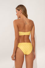Laden Sie das Bild in den Galerie-Viewer, Model Back: Wednesday In Hawaii By Rio De Sol Oberteil Top Kiko-Lilikoi Lani
