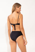 Laden Sie das Bild in den Galerie-Viewer, Model Back: Rio De Sol Oberteil Top Malibu-Black Zaya
