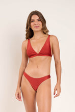 Laden Sie das Bild in den Galerie-Viewer, Model Front: Rio De Sol Set Set Shimmer-Liquor Alba Nice-Fio
