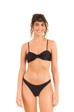 Laden Sie das Bild in den Galerie-Viewer, Model Front: Rio De Sol Set Set Shimmer-Black Bandeau-Joy Essential
