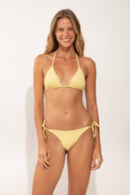 Laden Sie das Bild in den Galerie-Viewer, Model Front: Rio De Sol Set Set Drift-Butterglow Tri-Inv Lacinho
