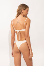 Laden Sie das Bild in den Galerie-Viewer, Model Back: Rio De Sol Unterteil Bottom Malibu-Natural Nara
