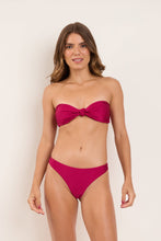 Laden Sie das Bild in den Galerie-Viewer, Model Front: Rio De Sol Set Set Shimmer-Desejo Bandeau-Joy Essential
