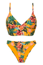 Laden Sie das Bild in den Galerie-Viewer, Product Front: Rio De Sol Set Set Lis Tri-Tank Comfy
